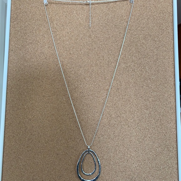 Silver necklace with double ring pendant - Picture 2 of 3